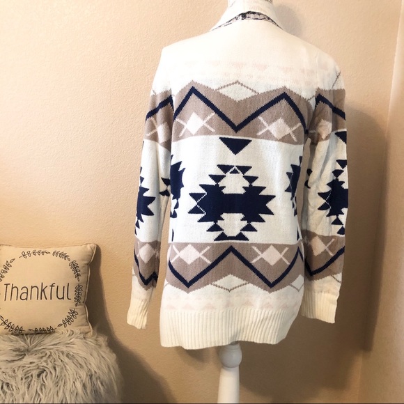 3/30 Charlotte Russe blue beige pattern cardigan - Picture 3 of 4